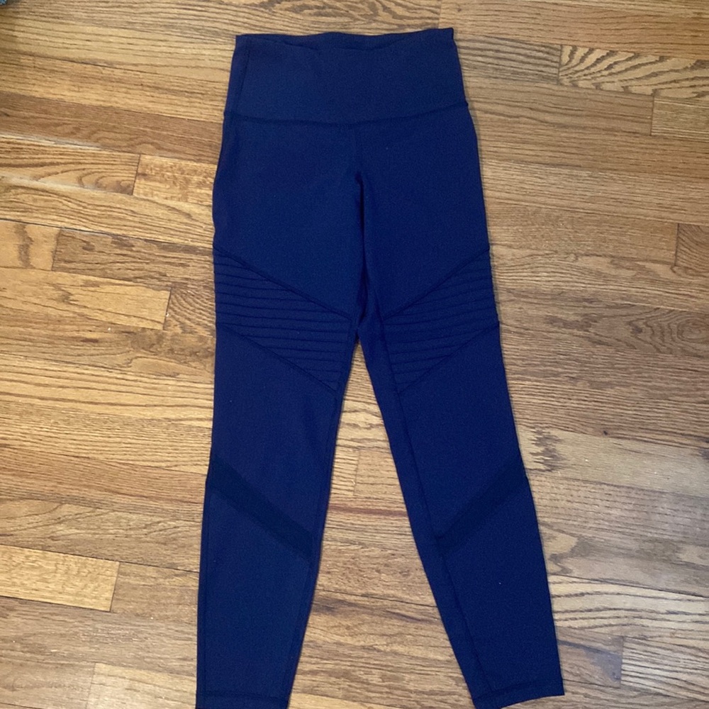 Old Navy Active Go-Dry Indigo Leggings Size:S